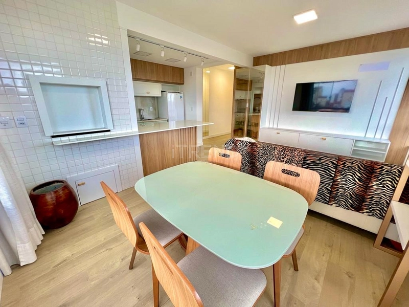 Excelente localização em frente a Praça Flávio Boianowski: 2ª foto da galeria de imagens do imóvel