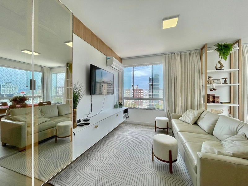 Excelente localização em frente a Praça Flávio Boianowski: 3ª foto da galeria de imagens do imóvel