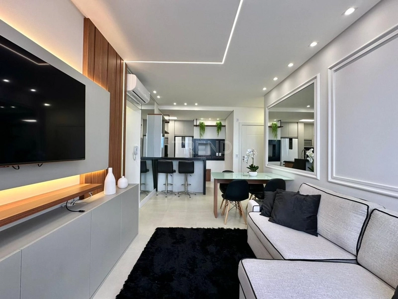 APARTAMENTO À VENDA COM VISTA LIBERADA