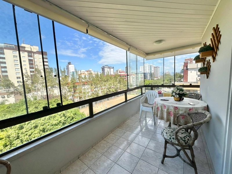 FRENTE PRAÇA: 9ª foto da galeria de imagens do imóvel