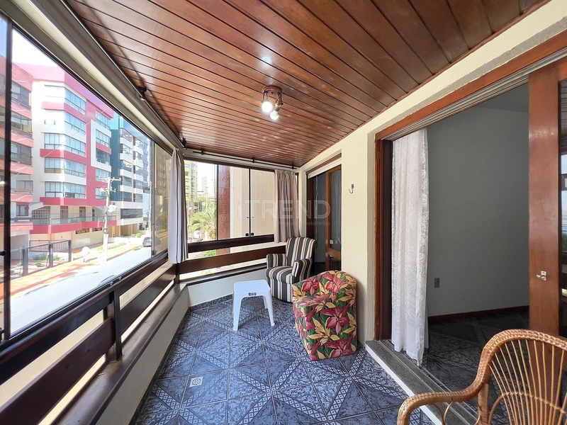 Apartamento de frente com sacada apenas 1 quadra do mar!: 9ª foto da galeria de imagens do imóvel
