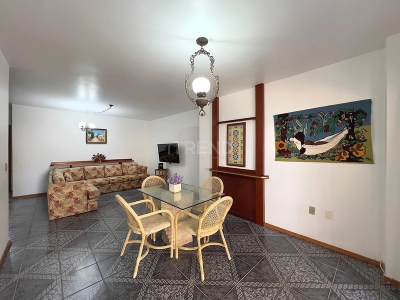 Apartamento de frente com sacada apenas 1 quadra do mar!: 11ª foto da galeria de imagens do imóvel