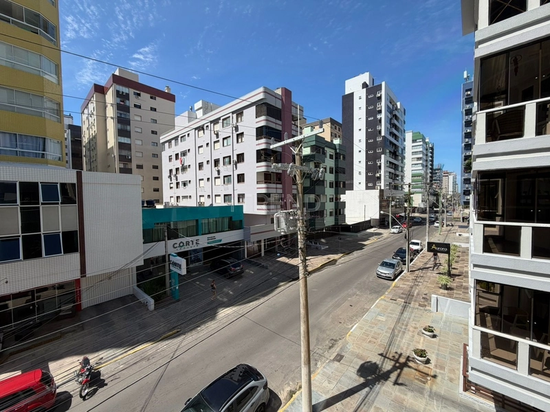 SACADA DE FRENTE PARA A RUA: 5ª foto da galeria de imagens do imóvel
