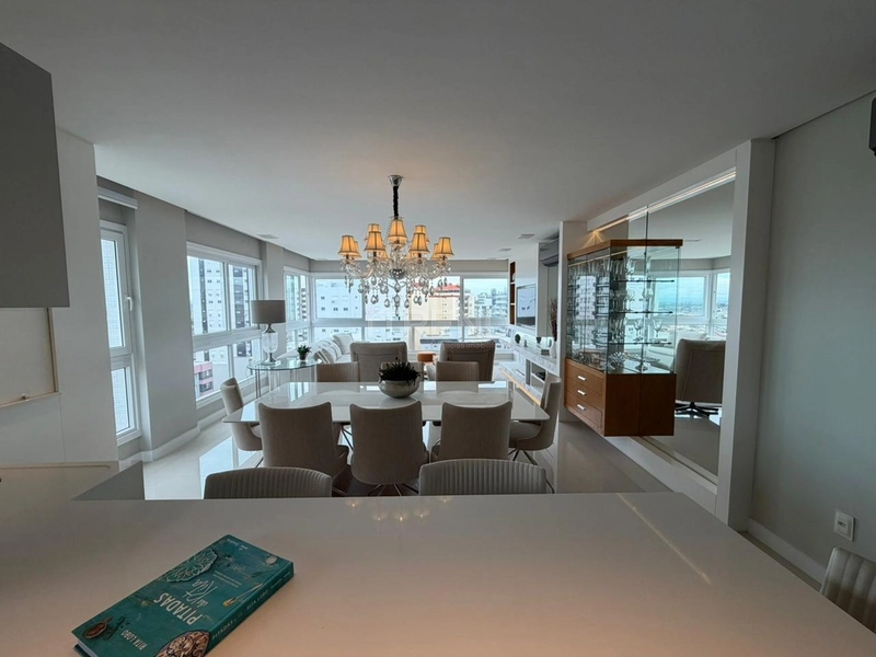 EM FRENTE A PRAÇA FLÁVIO BOIANOWSKI: 17ª foto da galeria de imagens do imóvel