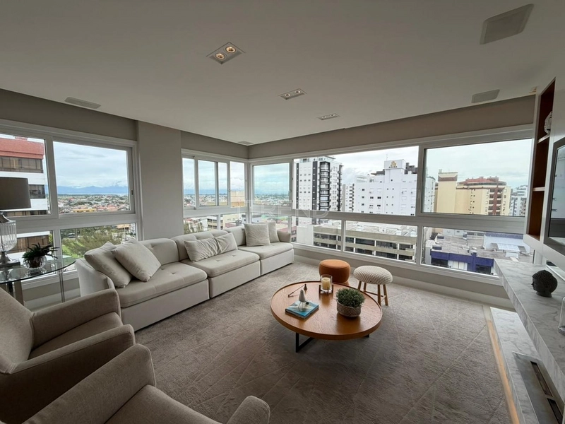 EM FRENTE A PRAÇA FLÁVIO BOIANOWSKI: 11ª foto da galeria de imagens do imóvel