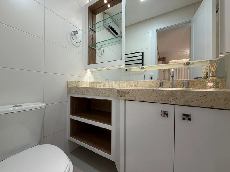 EM FRENTE A PRAÇA FLÁVIO BOIANOWSKI: 23ª foto da galeria de imagens do imóvel