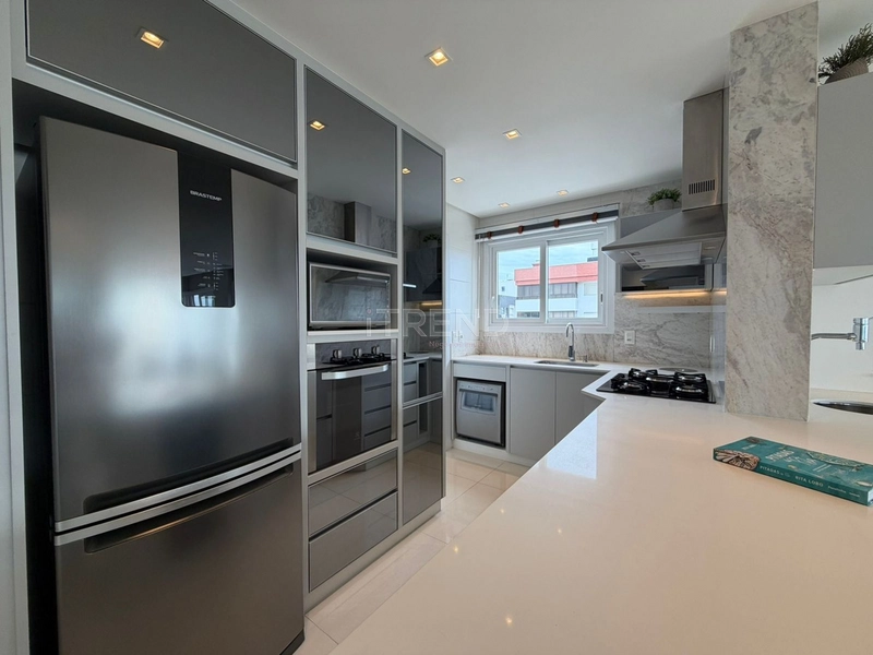 EM FRENTE A PRAÇA FLÁVIO BOIANOWSKI: 4ª foto da galeria de imagens do imóvel