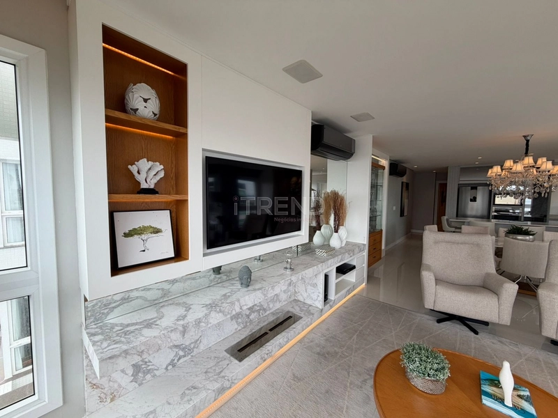 EM FRENTE A PRAÇA FLÁVIO BOIANOWSKI: 9ª foto da galeria de imagens do imóvel