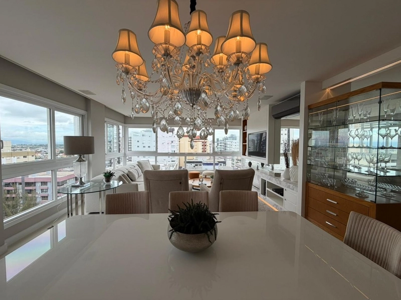 EM FRENTE A PRAÇA FLÁVIO BOIANOWSKI: 13ª foto da galeria de imagens do imóvel