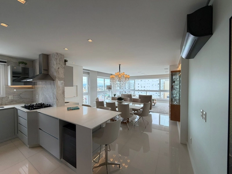 EM FRENTE A PRAÇA FLÁVIO BOIANOWSKI: 15ª foto da galeria de imagens do imóvel