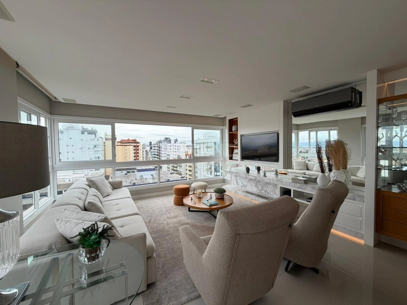 EM FRENTE A PRAÇA FLÁVIO BOIANOWSKI: 12ª foto da galeria de imagens do imóvel