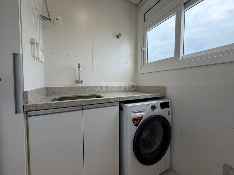 EM FRENTE A PRAÇA FLÁVIO BOIANOWSKI: 3ª foto da galeria de imagens do imóvel