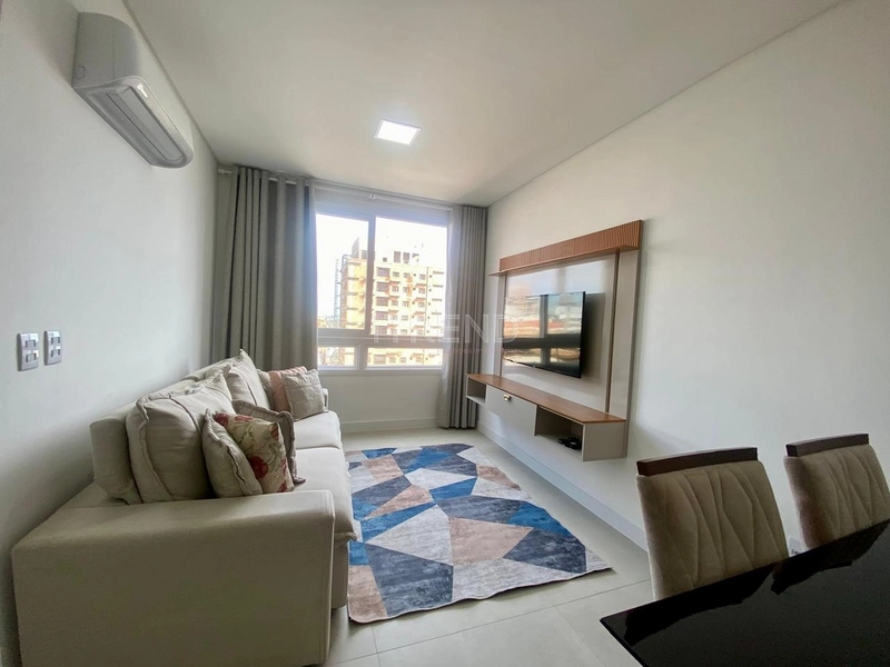 Apartamento de 2 dormitórios totalmente mobiliado