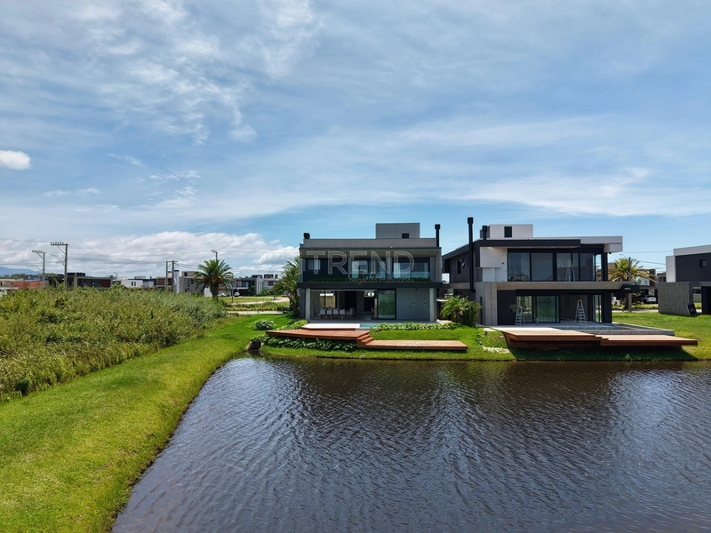 INCRÍVEL SOBRADO BEIRA LAGO: 51ª foto da galeria de imagens do imóvel