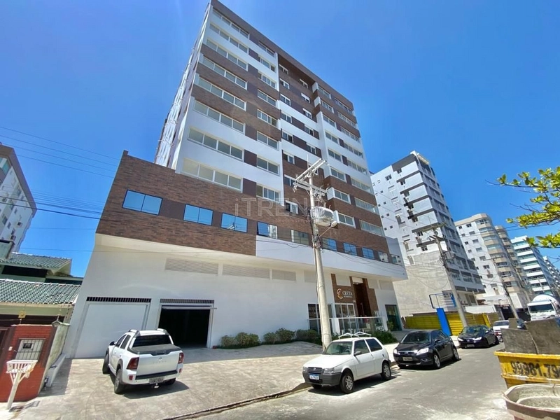 APENAS UMA QUADRA DO MAR: 18ª foto da galeria de imagens do imóvel