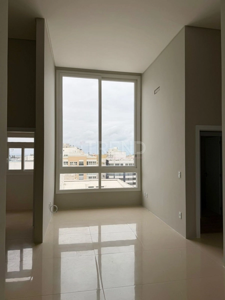 Apartamento exclusivo com *pé-direito duplo* sofisticado