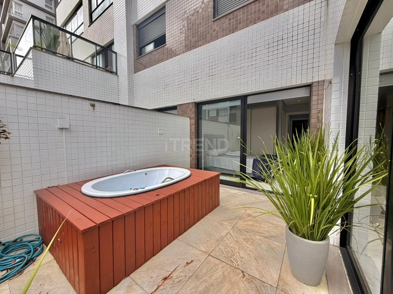 EXCLUSIVIDADE NO NAVEGANTES - Apartamento com terraço e ofurô, rooftop: 3ª foto da galeria de imagens do imóvel