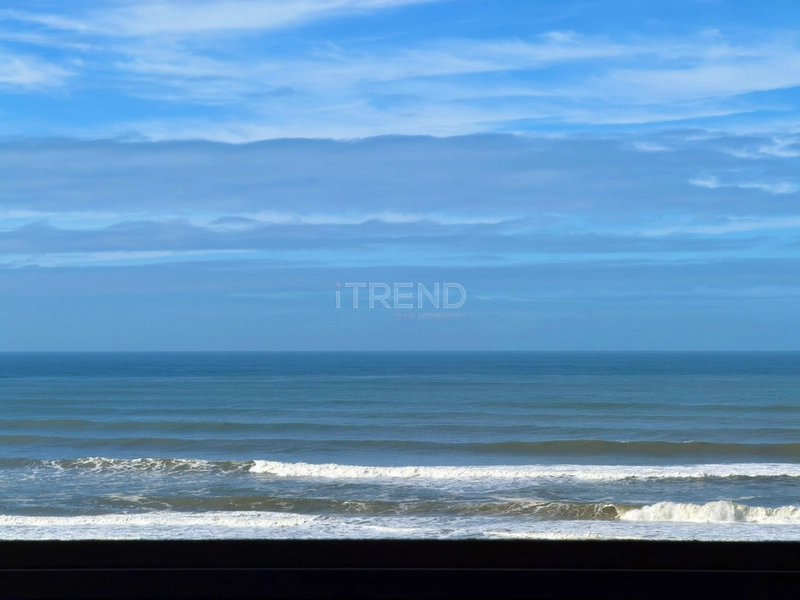 APARTAMENTO À VENDA COM VISTA INCRÍVEL PARA O MAR