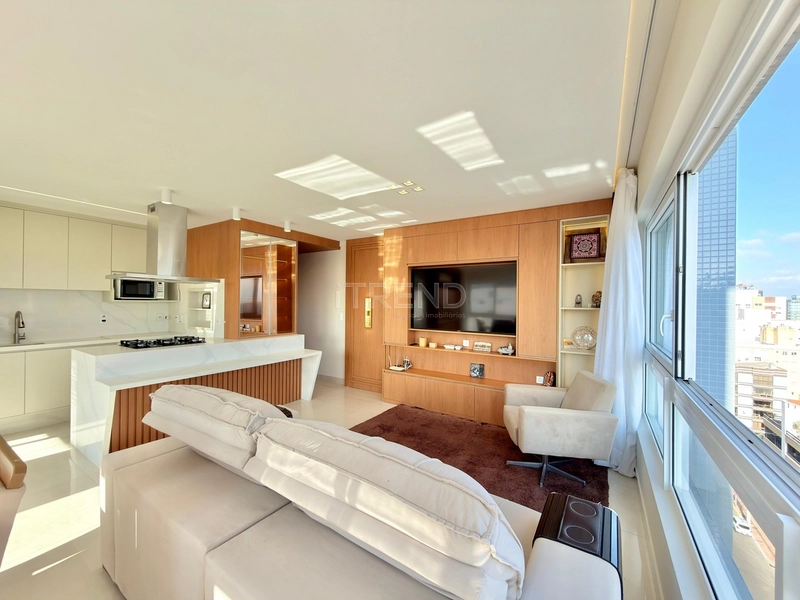 APARTAMENTO COM INFRA ESPETACULAR, AMPLO E COM 2 VAGAS DE GARAGEM