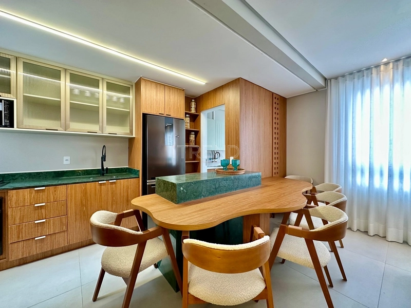 Apartamento mobiliado e decorado com terraço: 4ª foto da galeria de imagens do imóvel