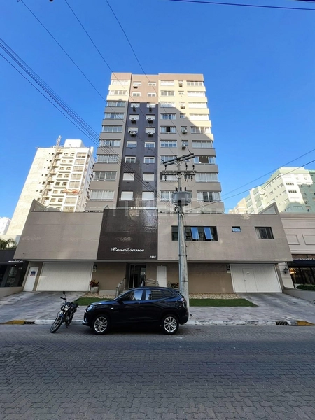 APARTAMENTO À VENDA  PRÓXIMO AO MAR: 2ª foto da galeria de imagens do imóvel
