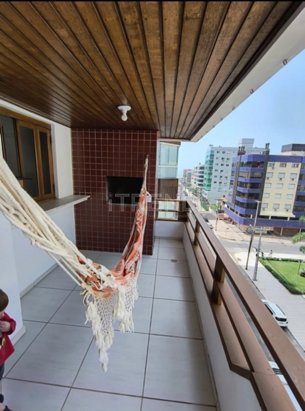 Sacada de Frente: 1ª foto da galeria de imagens do imóvel