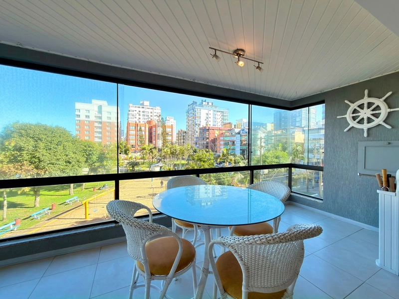 APARTAMENTO VISTA MAR E VISTA PRAÇA DO FAROL: 2ª foto da galeria de imagens do imóvel