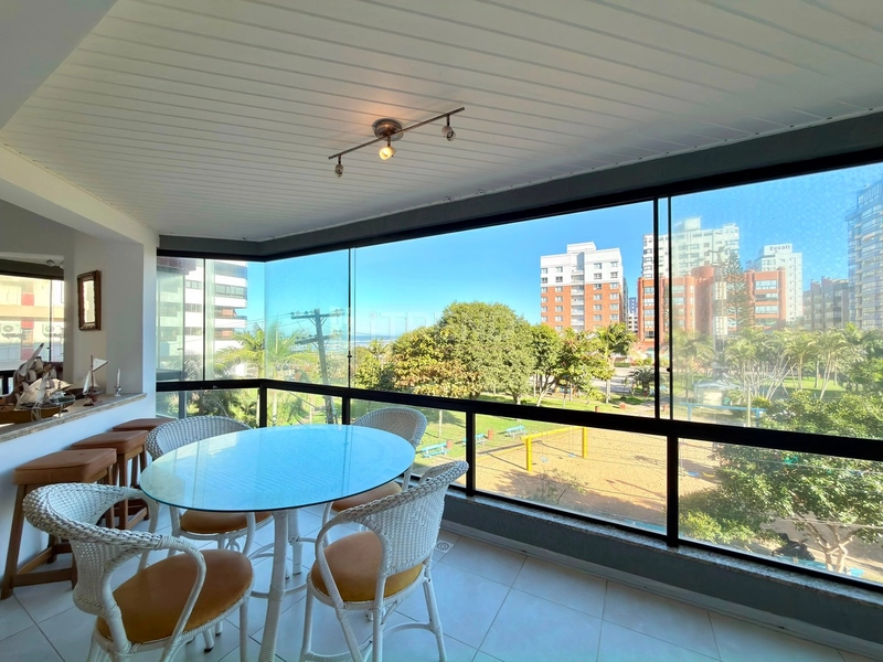 APARTAMENTO VISTA MAR E VISTA PRAÇA DO FAROL: 1ª foto da galeria de imagens do imóvel