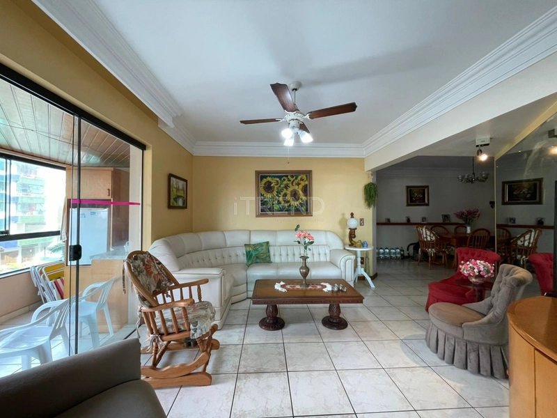 APARTAMENTO ÚNICO DE FRENTE PARA AV. RUDA: 3ª foto da galeria de imagens do imóvel