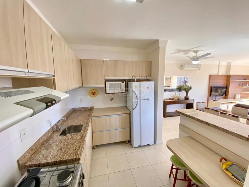 Em frente a praça!!: 4ª foto da galeria de imagens do imóvel