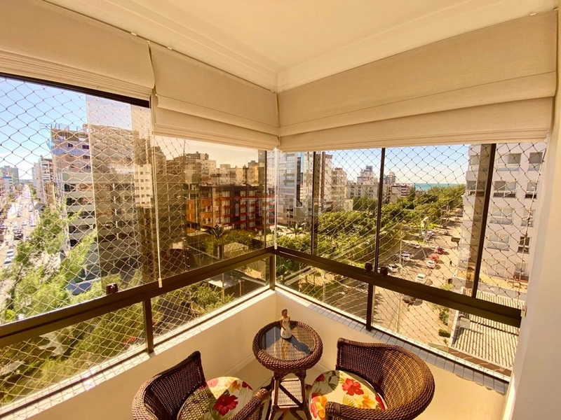 Em frente a praça!!: 1ª foto da galeria de imagens do imóvel