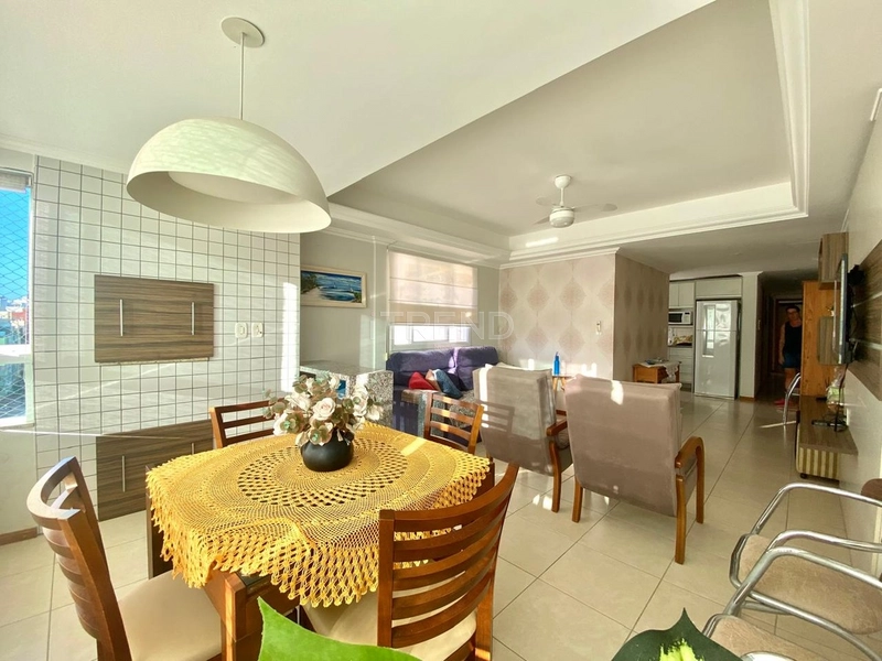 Ao lado da Praça Flávio Boianowski: 1ª foto da galeria de imagens do imóvel