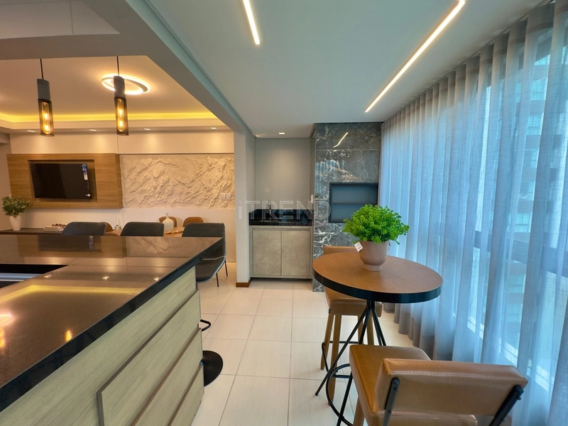 APENAS UMA QUADRA DO MAR: 9ª foto da galeria de imagens do imóvel