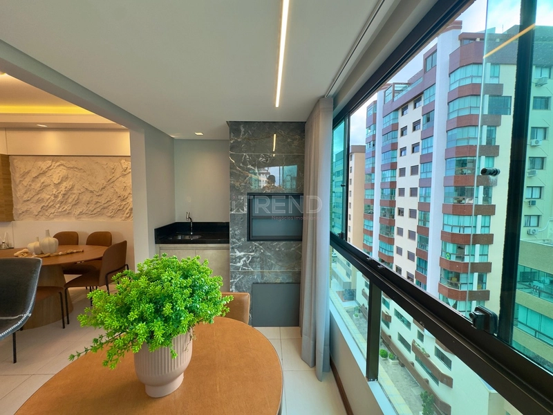 APENAS UMA QUADRA DO MAR: 14ª foto da galeria de imagens do imóvel