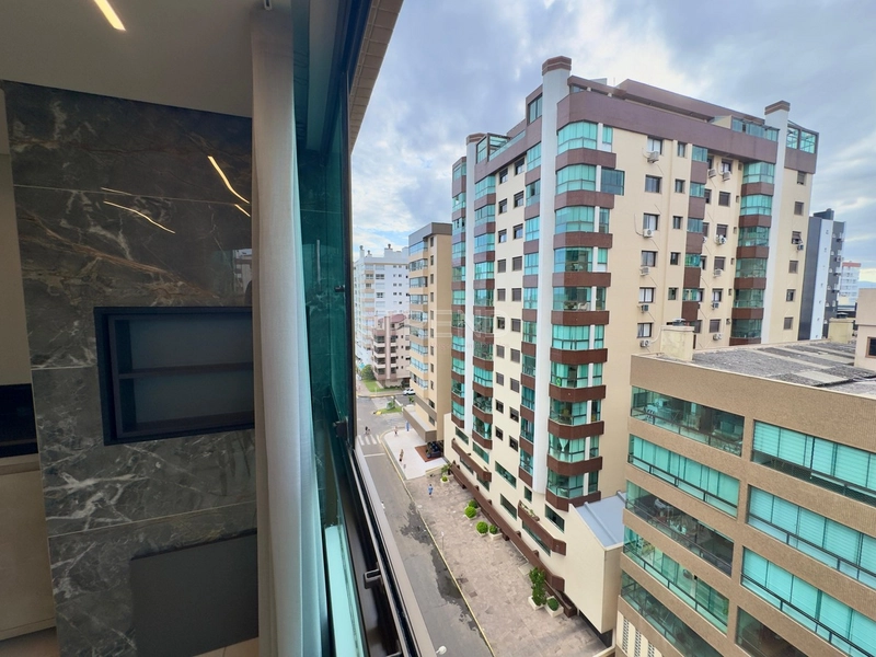 APENAS UMA QUADRA DO MAR: 15ª foto da galeria de imagens do imóvel