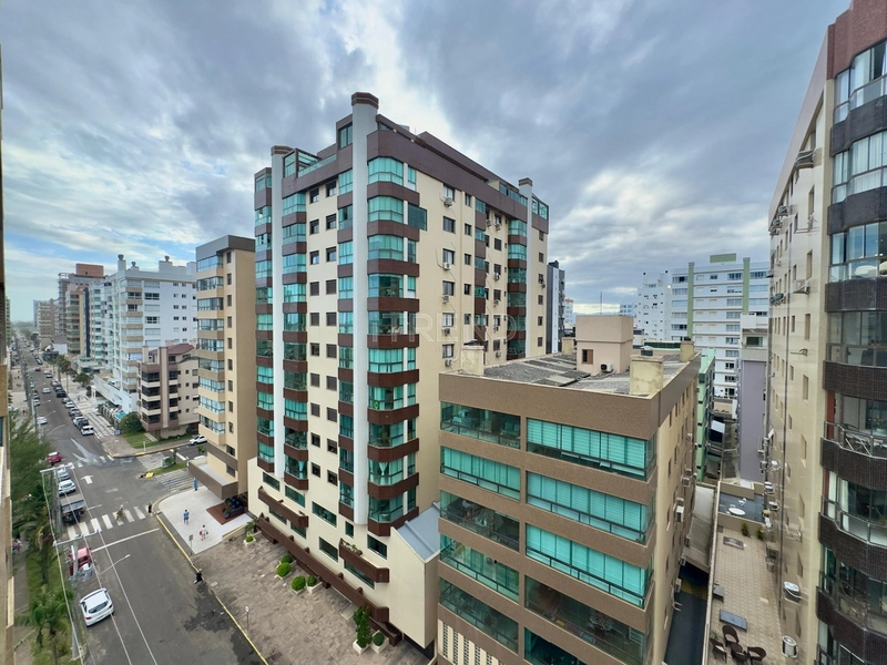 APENAS UMA QUADRA DO MAR: 20ª foto da galeria de imagens do imóvel