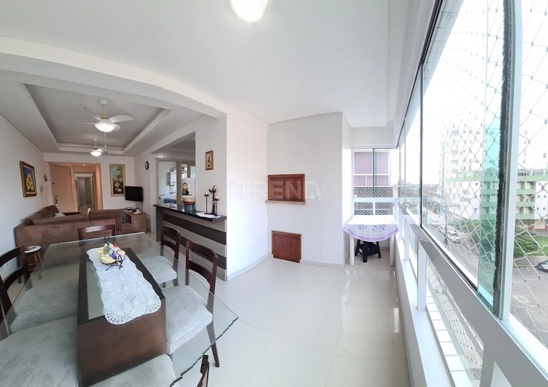 Apartamento de frente com vista para o mar e serra: 3ª foto da galeria de imagens do imóvel