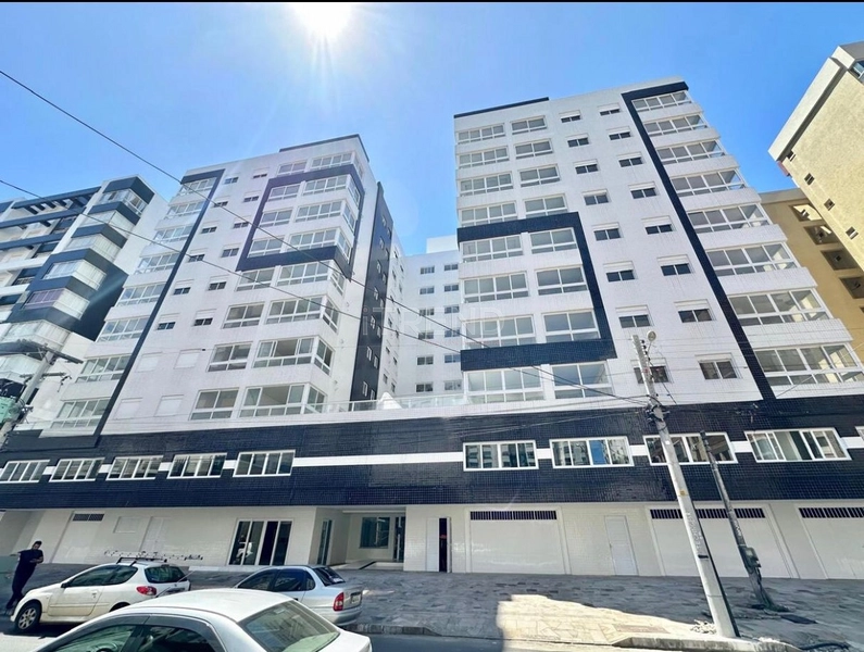 APENAS UMA QUADRA DO MAR: 2ª foto da galeria de imagens do imóvel