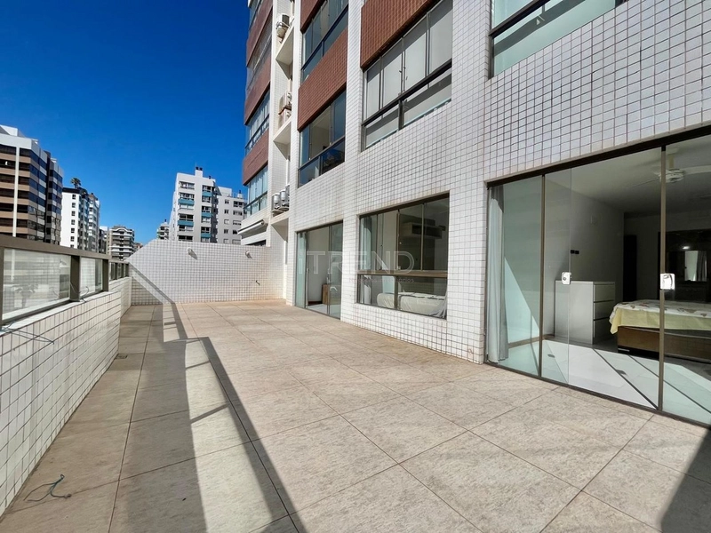 PRÉDIO COM PISCINA AQUECIDA