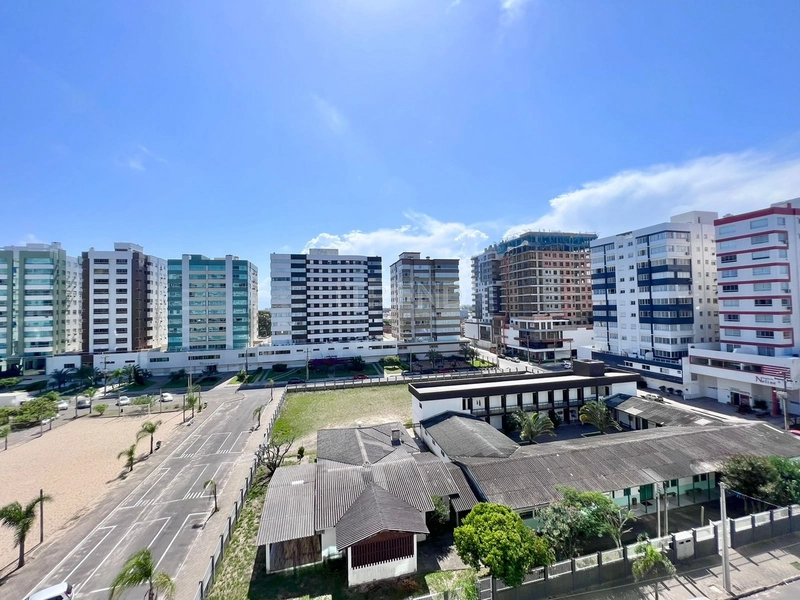 DE FRENTE PARA A PRAÇA: 12ª foto da galeria de imagens do imóvel