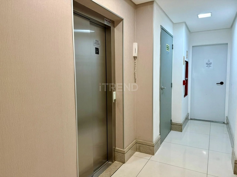 Vista liberada para a praça da Flávio: 16ª foto da galeria de imagens do imóvel