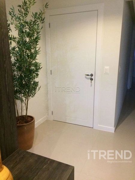 Amplo apartamento mobiliado e decorado: 2ª foto da galeria de imagens do imóvel