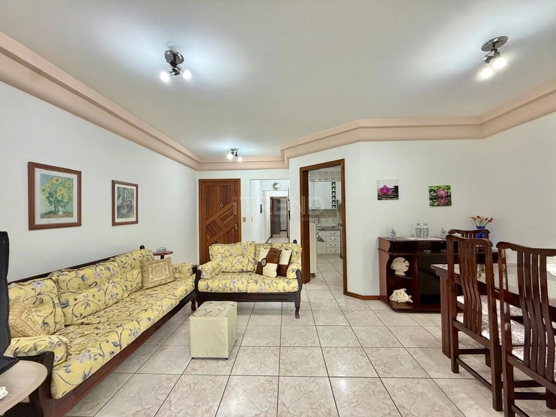 Amplo apartamento na Avenida Ararigboia: 8ª foto da galeria de imagens do imóvel