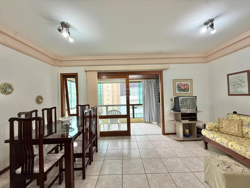 Amplo apartamento na Avenida Ararigboia: 3ª foto da galeria de imagens do imóvel