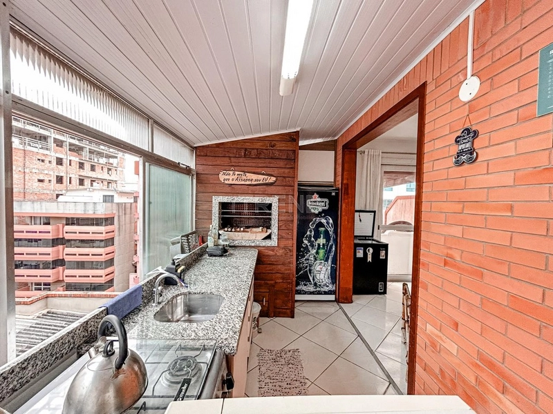 Excelente apartamento duplex em Capão da Canoa: * Quatro quadras do m: 14ª foto da galeria de imagens do imóvel
