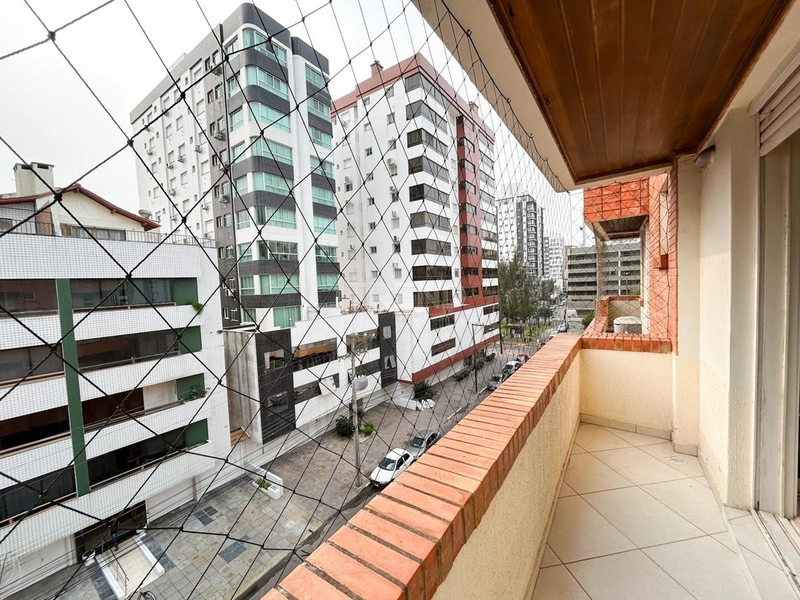 Excelente apartamento duplex em Capão da Canoa: * Quatro quadras do m: 18ª foto da galeria de imagens do imóvel