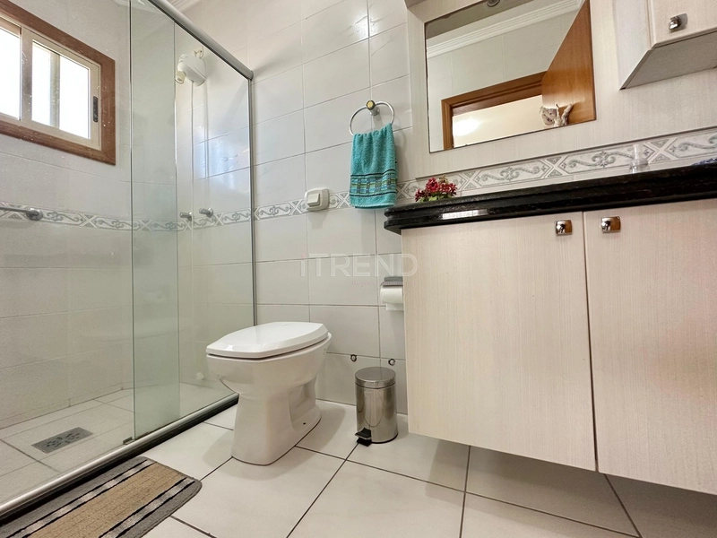 APARTAMENTO NO CORAÇÃO DA CIDADE, JUNTO AO MAR E COM SACADA AMPLA DE F: 20ª foto da galeria de imagens do imóvel