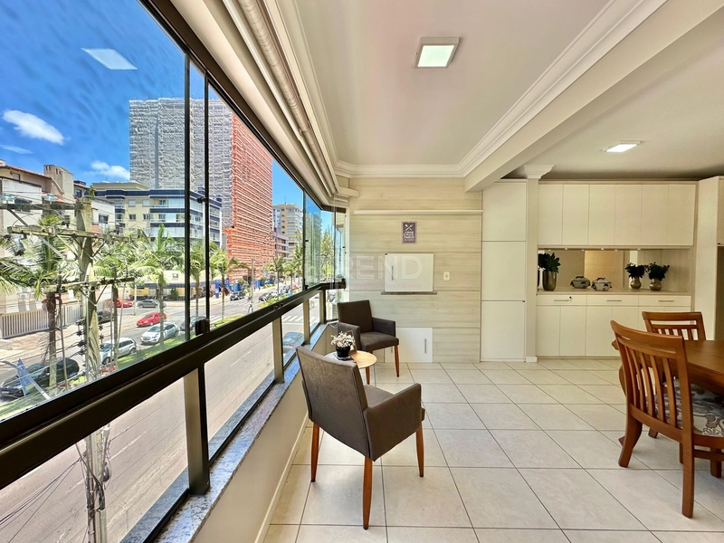 APARTAMENTO À VENDA PRÓXIMO AO MAR: 1ª foto da galeria de imagens do imóvel