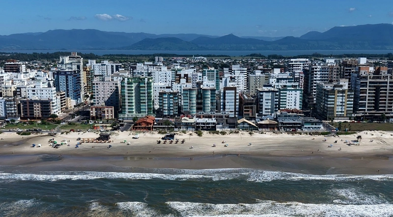 APARTAMENTO À VENDA EM CAPÃO DA CANOA DE FRENTE PARA O MAR: 21ª foto da galeria de imagens do imóvel