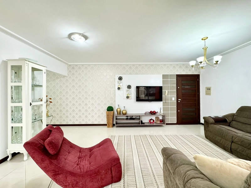 Amplo apartamento de frente!!: 9ª foto da galeria de imagens do imóvel